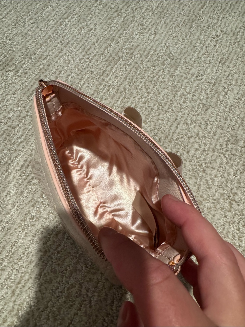 Ted Baker Blush Pink Bow Cosmetic Case with Rose Gold Accents - BRAND NEW - Picture 4 of 5